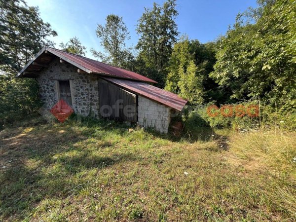 casa indipendente in vendita a Camporgiano
