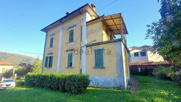 casa indipendente in vendita a Camporgiano