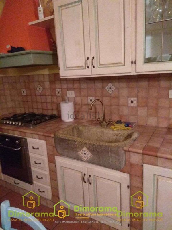 appartamento in vendita a Camporgiano in zona Poggio