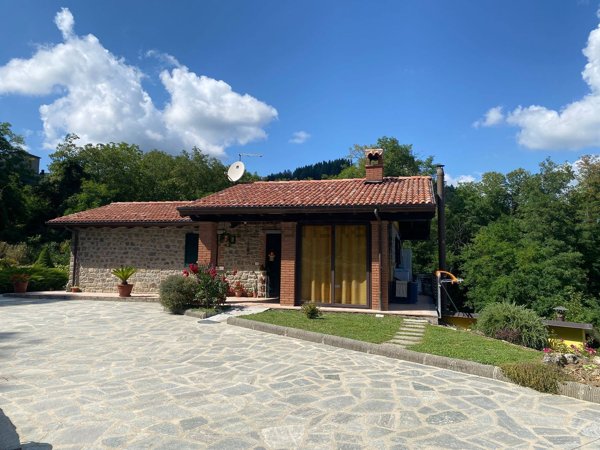 casa indipendente in vendita a Camporgiano