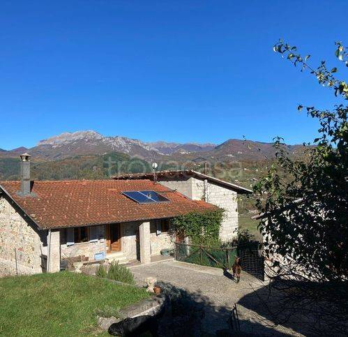casa indipendente in vendita a Camporgiano in zona Filicaia