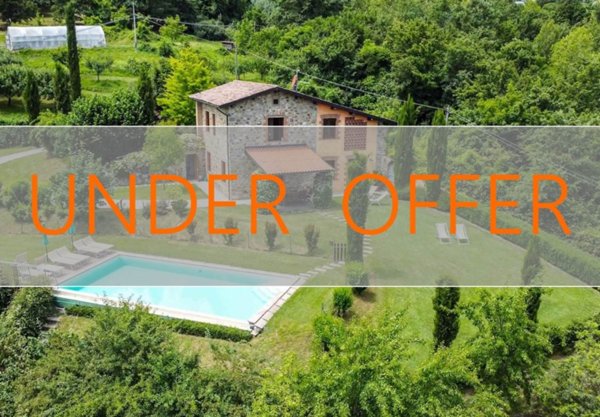 casa indipendente in vendita a Camporgiano