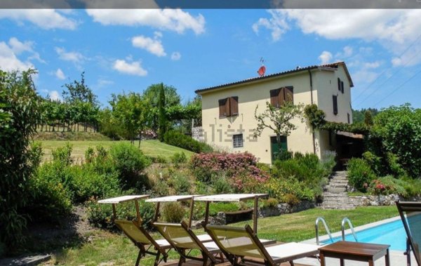 casa indipendente in vendita a Camporgiano