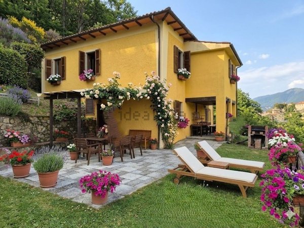 casa indipendente in vendita a Camporgiano in zona Cascianella