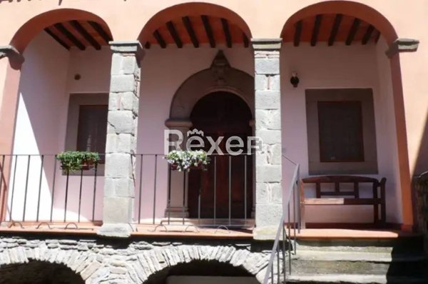 appartamento in vendita a Camporgiano in zona Poggio