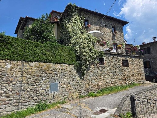 casale in vendita a Camporgiano in zona Vitoio