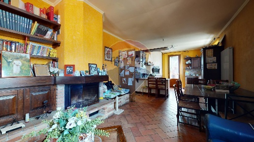 casa indipendente in vendita a Camporgiano