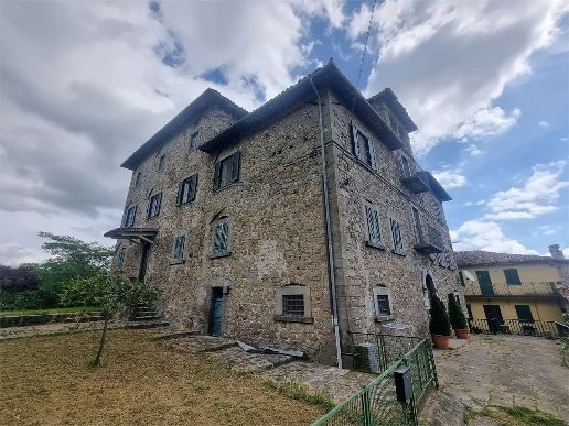 appartamento in vendita a Camporgiano in zona Vitoio