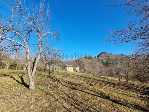 casale in vendita a Camporgiano