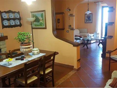 appartamento in vendita a Camporgiano in zona Casatico