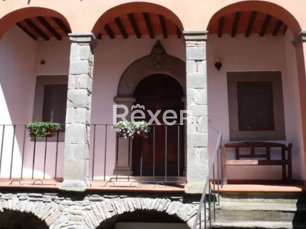 appartamento in vendita a Camporgiano in zona Poggio