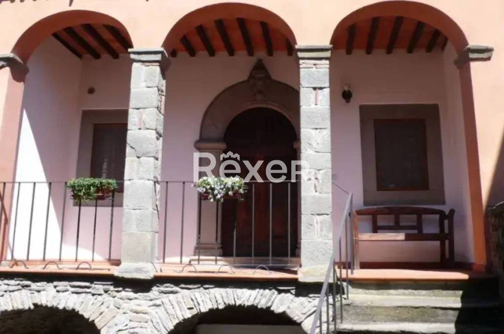 appartamento in vendita a Camporgiano in zona Poggio