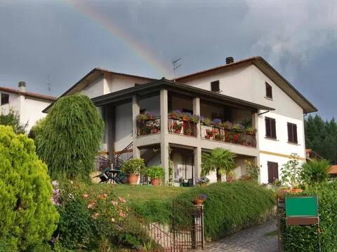 casa indipendente in vendita a Camporgiano