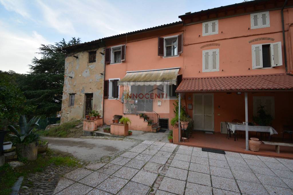 casa indipendente in vendita a Capannori in zona Carraia