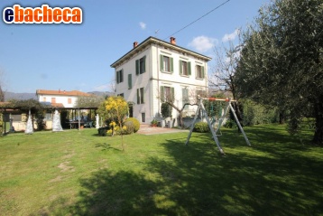 casa indipendente in vendita a Capannori in zona Marlia