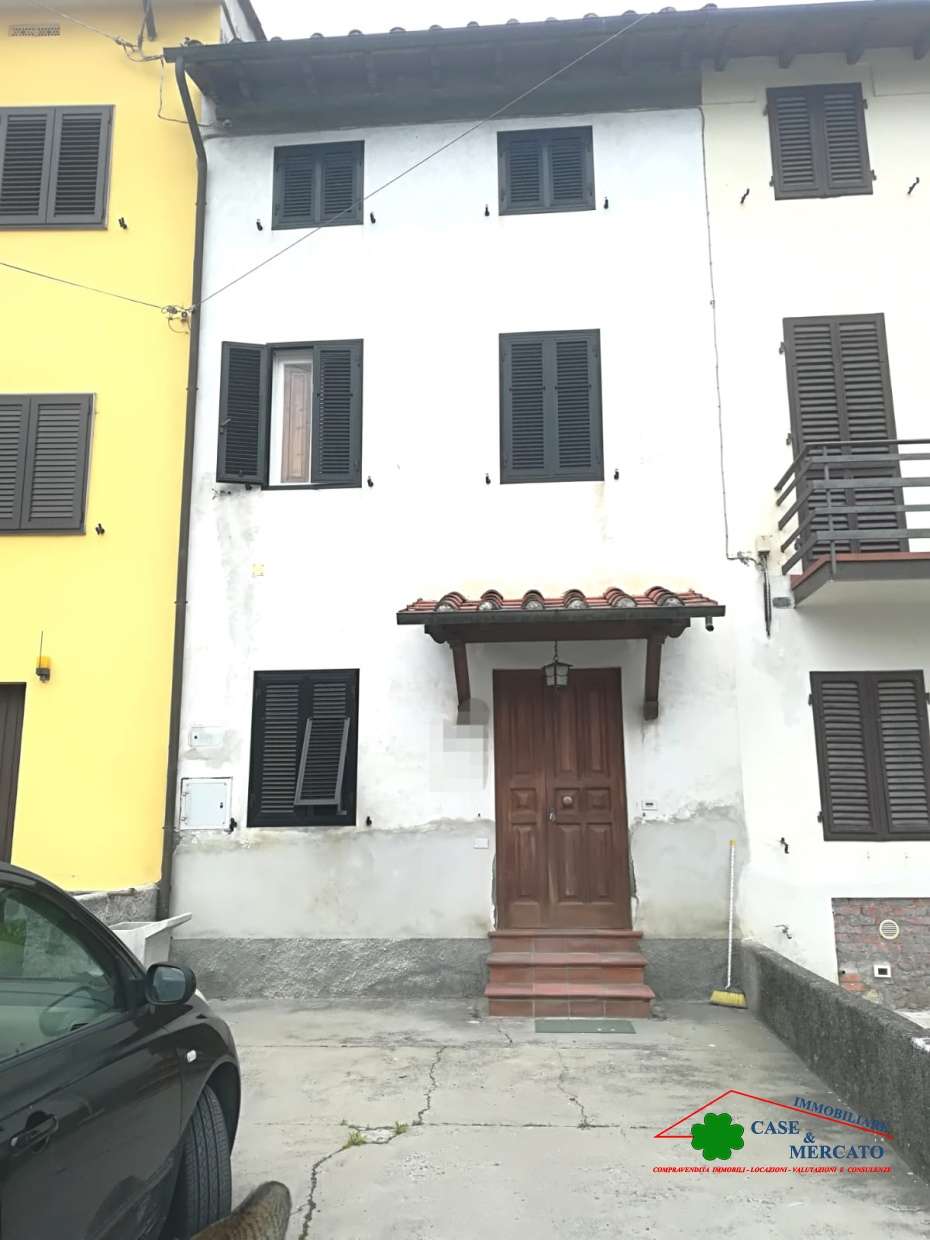 casa semindipendente in vendita a Capannori in zona Segromigno in Monte