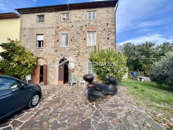 casa indipendente in vendita a Capannori