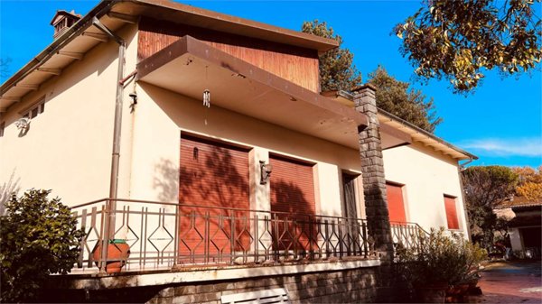 casa indipendente in vendita a Capannori in zona Marlia