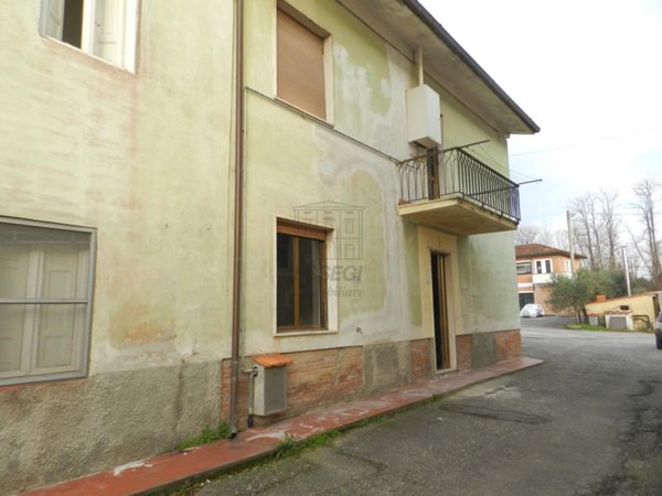 casa indipendente in vendita a Capannori in zona Segromigno in Monte