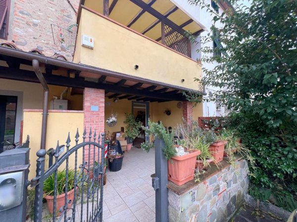 casa indipendente in vendita a Capannori in zona Lunata