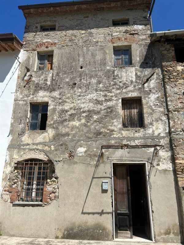 casa semindipendente in vendita a Capannori in zona Guamo