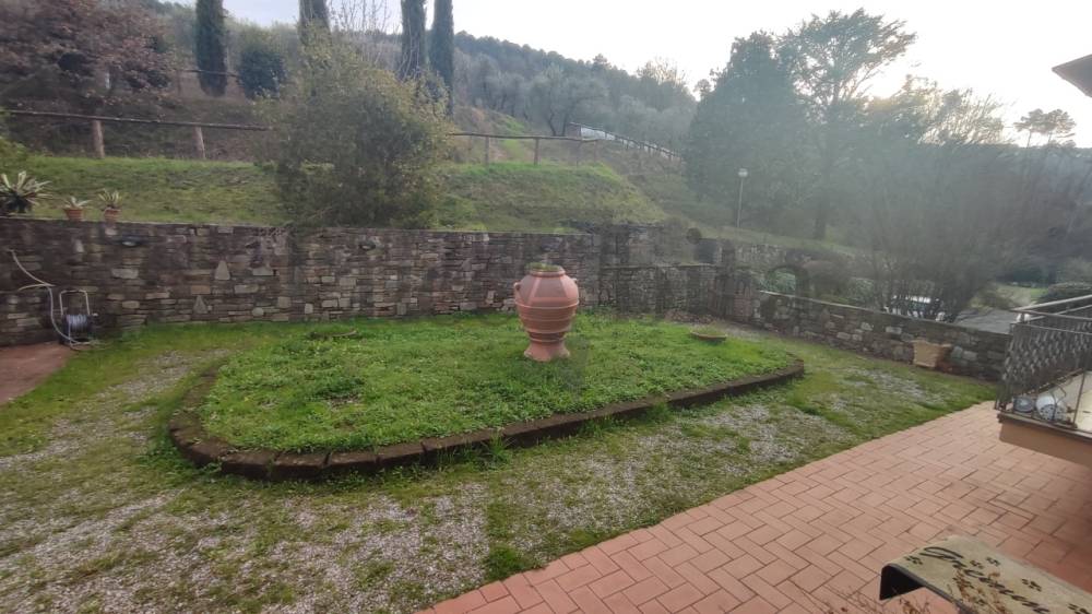 casa indipendente in vendita a Capannori