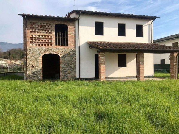 casa indipendente in vendita a Capannori