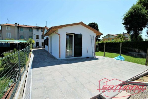 casa indipendente in vendita a Capannori in zona Marlia