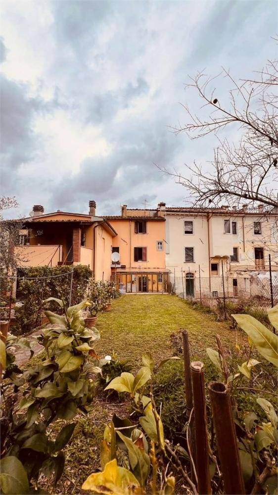 casa indipendente in vendita a Capannori in zona Vorno