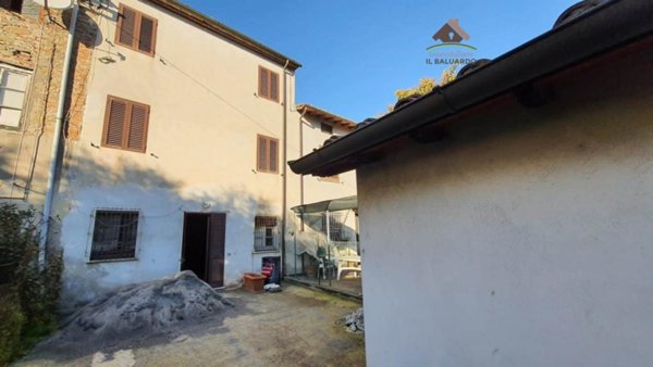 casa semindipendente in vendita a Capannori in zona Lunata