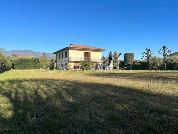 casa indipendente in vendita a Capannori in zona Lammari