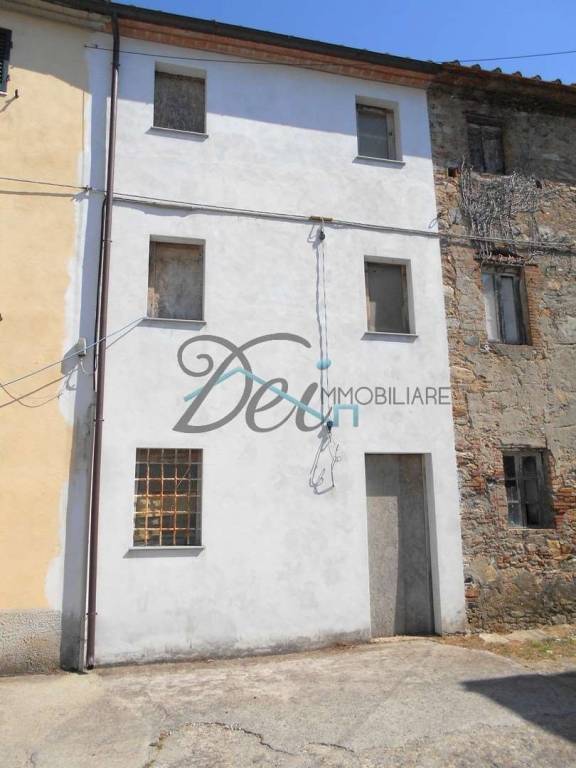casa indipendente in vendita a Capannori in zona Lunata