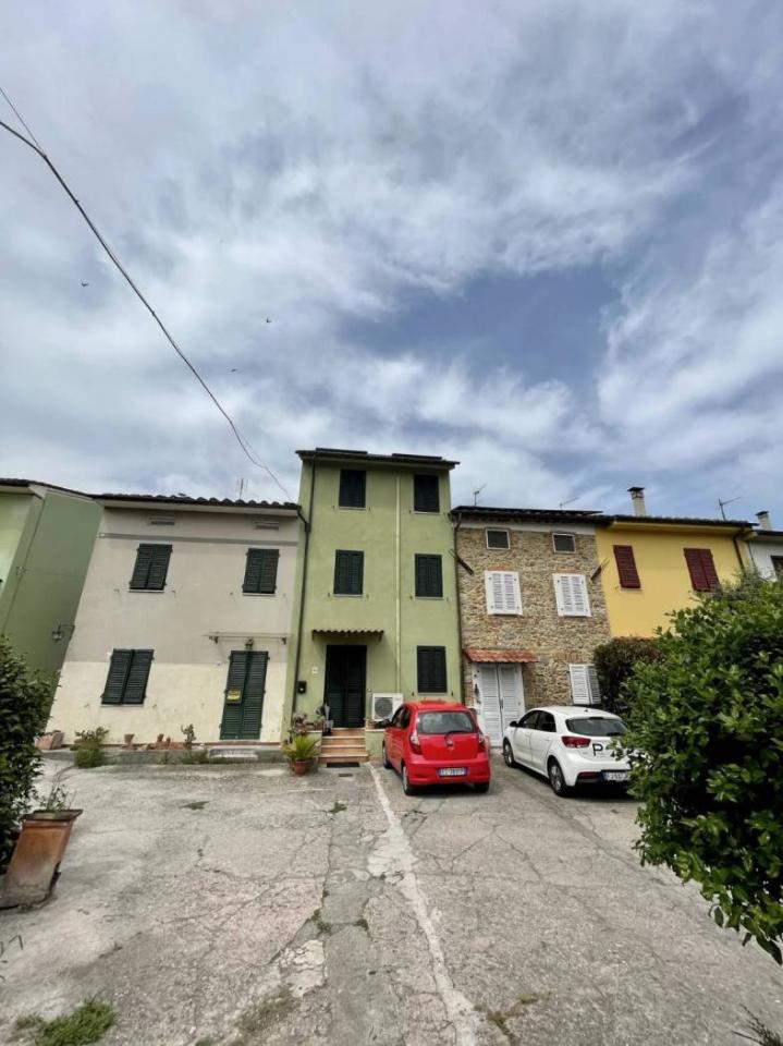 casa indipendente in vendita a Capannori in zona Santa Margherita