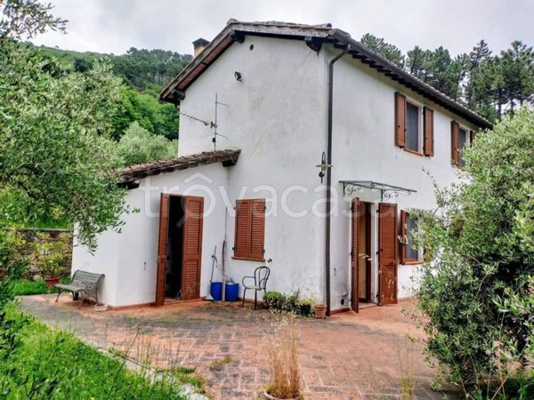 casa indipendente in vendita a Capannori in zona Vorno