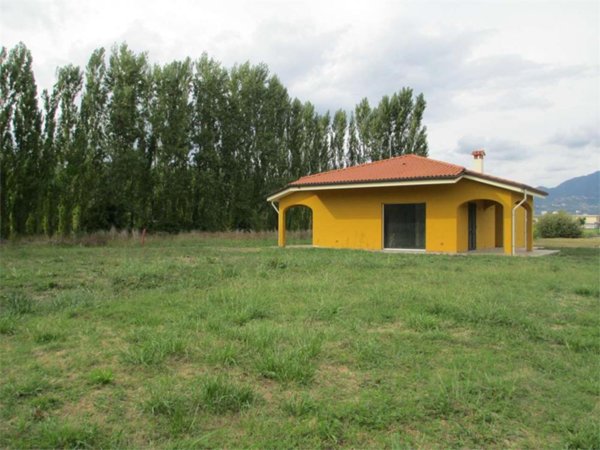 casa indipendente in vendita a Capannori in zona Lunata