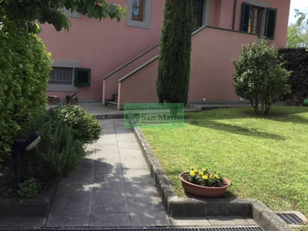 casa indipendente in vendita a Capannori in zona Marlia
