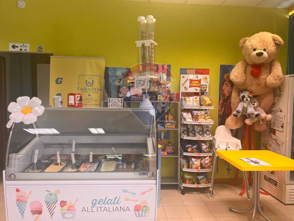 negozio in vendita a Capannori in zona Vorno