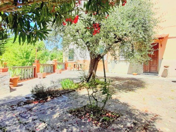 casa indipendente in vendita a Capannori