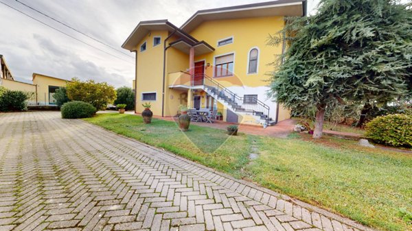 casa indipendente in vendita a Capannori