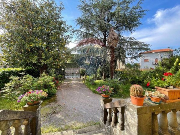 casa indipendente in vendita a Capannori in zona Castelvecchio di Compito