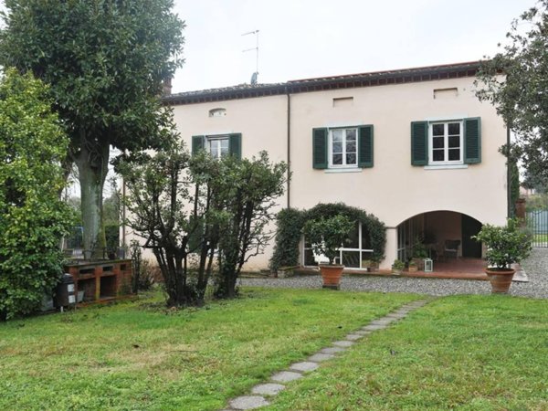 casa indipendente in vendita a Capannori in zona Segromigno in Monte