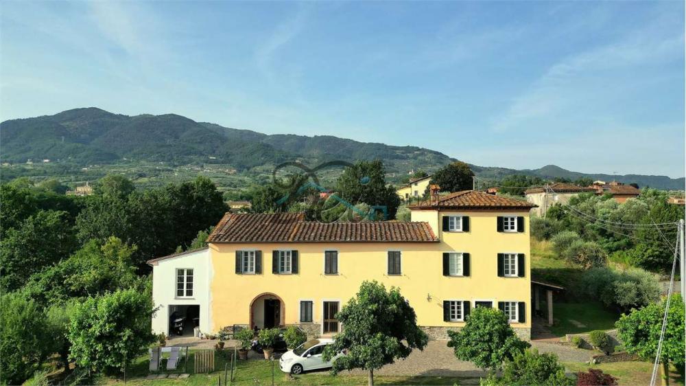 casa indipendente in vendita a Capannori in zona Lunata