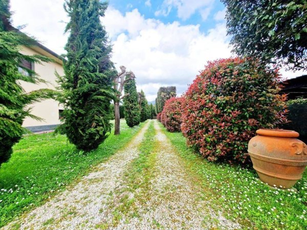 casa indipendente in vendita a Capannori in zona Lammari