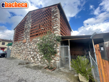 casa indipendente in vendita a Capannori in zona Lammari