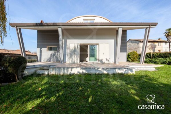 casa indipendente in vendita a Capannori in zona Guamo