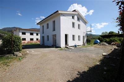 casa indipendente in vendita a Capannori in zona Marlia