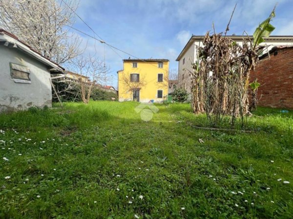 casa indipendente in vendita a Capannori