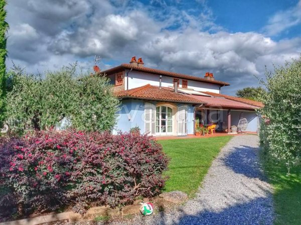 casa indipendente in vendita a Capannori in zona Lammari