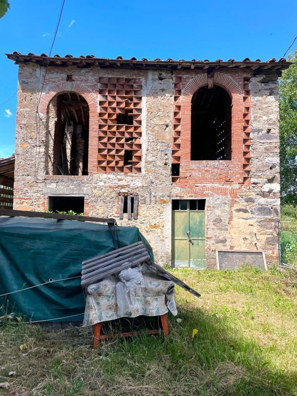 quadrivano in vendita a Capannori