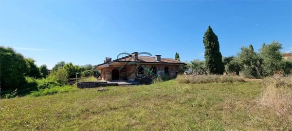 casa indipendente in vendita a Capannori in zona Lunata